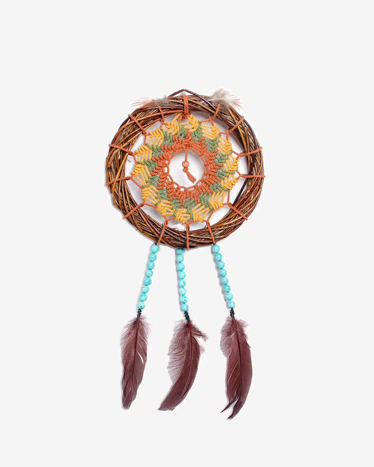 Attrape-rêve en saule et coton macramé fait main avec perles et plumes naturelles